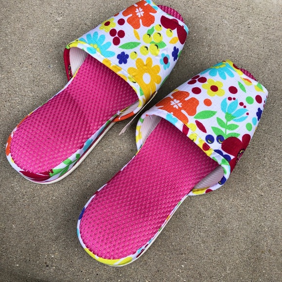 NWT Dayso Happy Flower Slippers - Picture 5 of 8